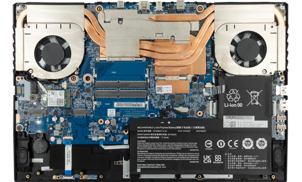 Interior of XMG FOCUS 15 (M22)