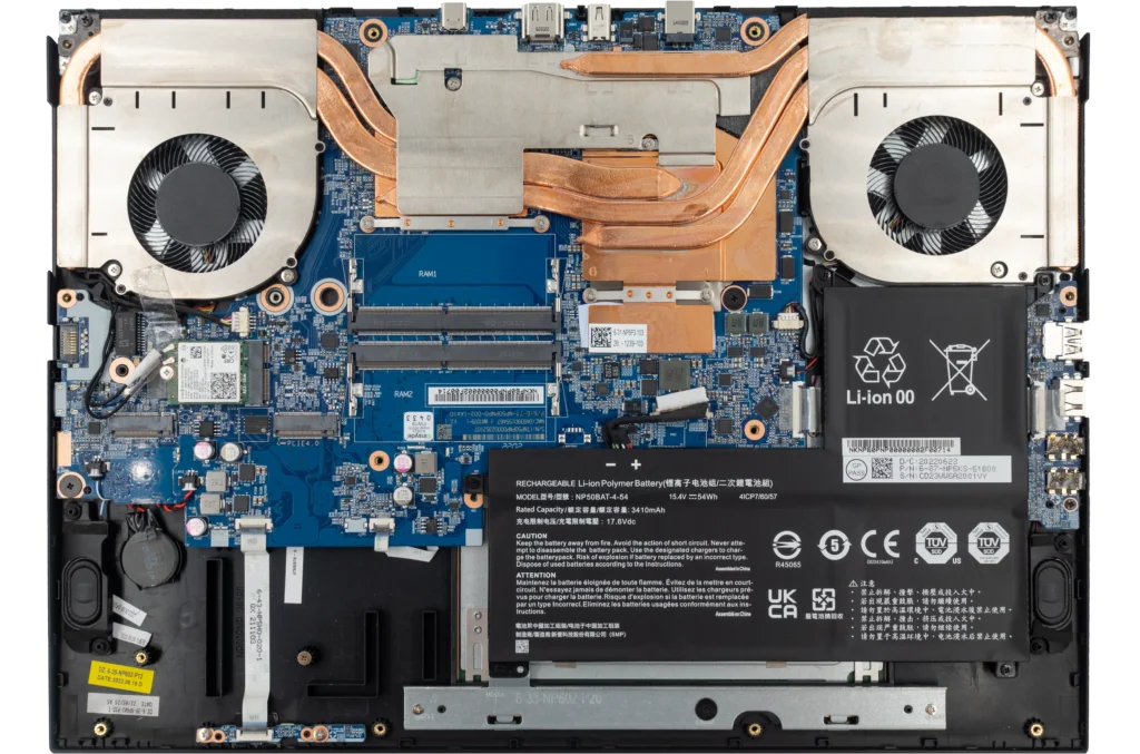 Interior of XMG FOCUS 16 (M22)